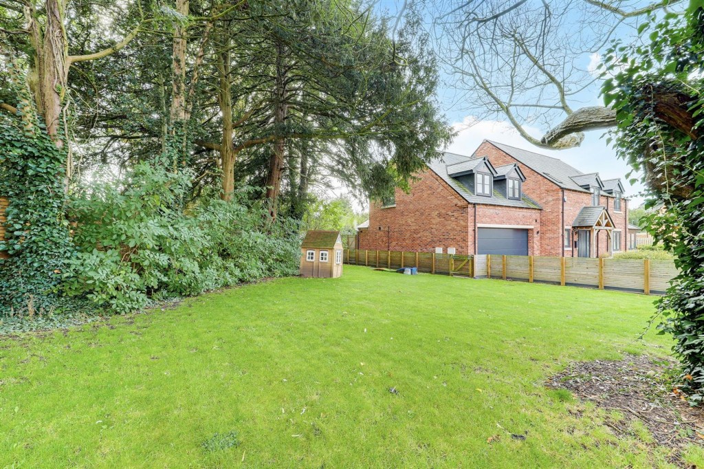 Rectory Mews, Clifton Village, NG11