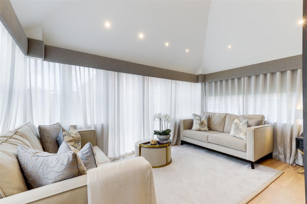 Rectory Mews, Clifton Village, NG11