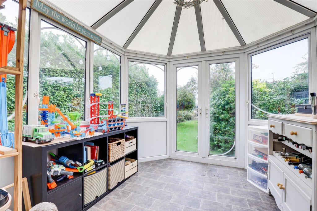 Main Road, Cotgrave, NG12