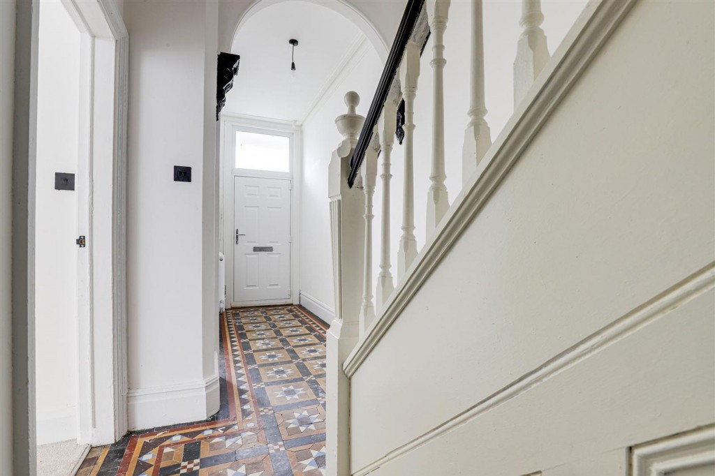 Woodborough Road, Nottingham, NG3