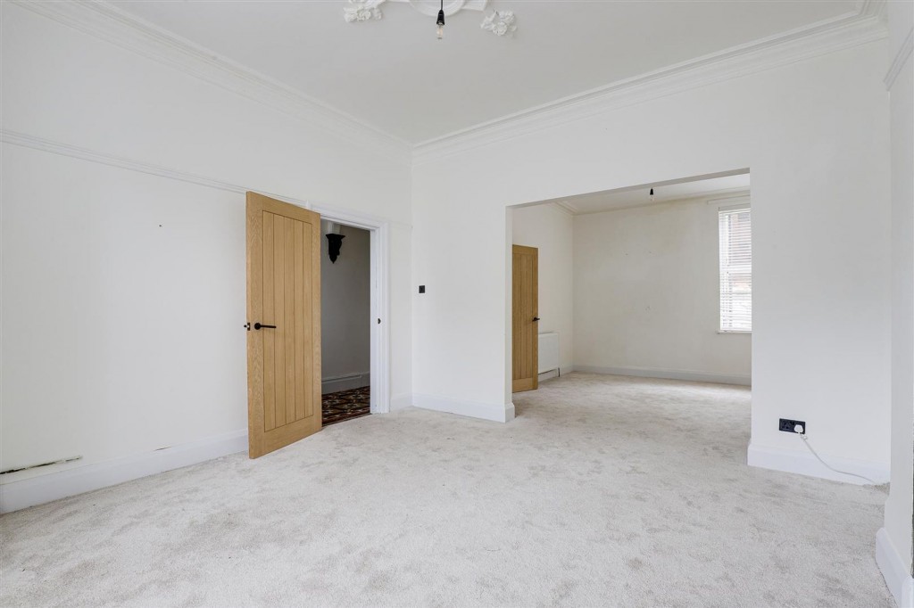 Woodborough Road, Nottingham, NG3