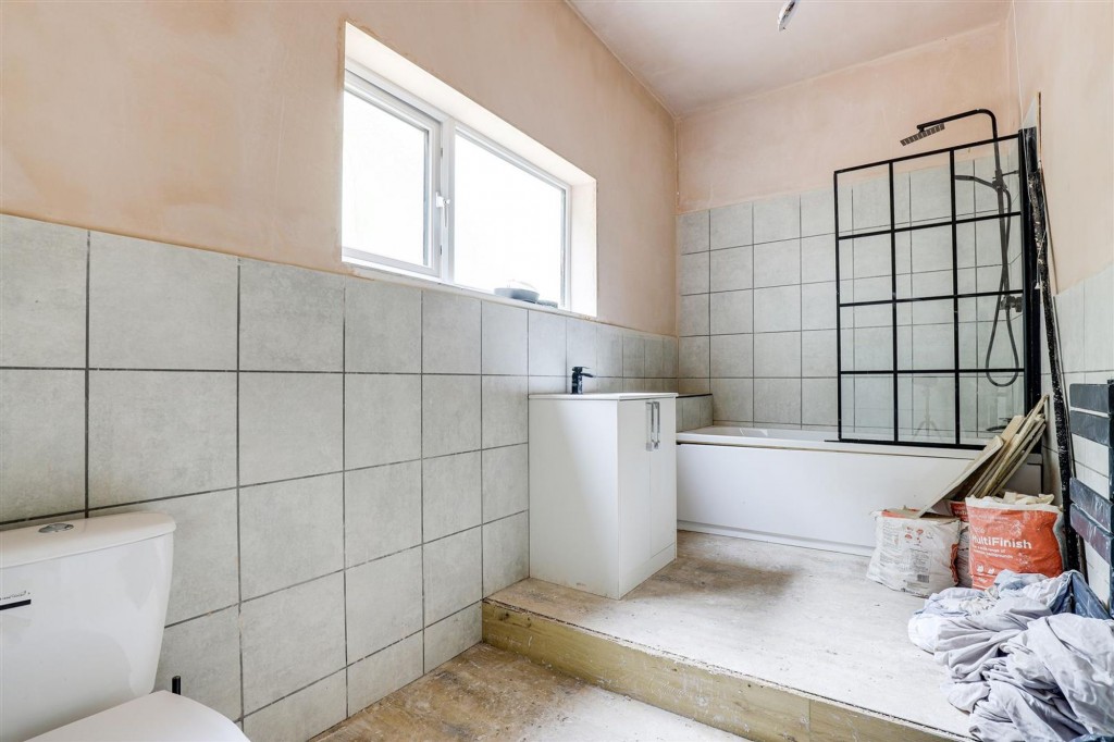 Woodborough Road, Nottingham, NG3