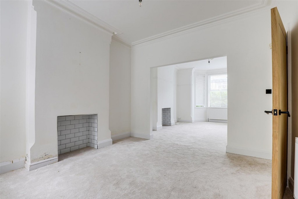 Woodborough Road, Nottingham, NG3