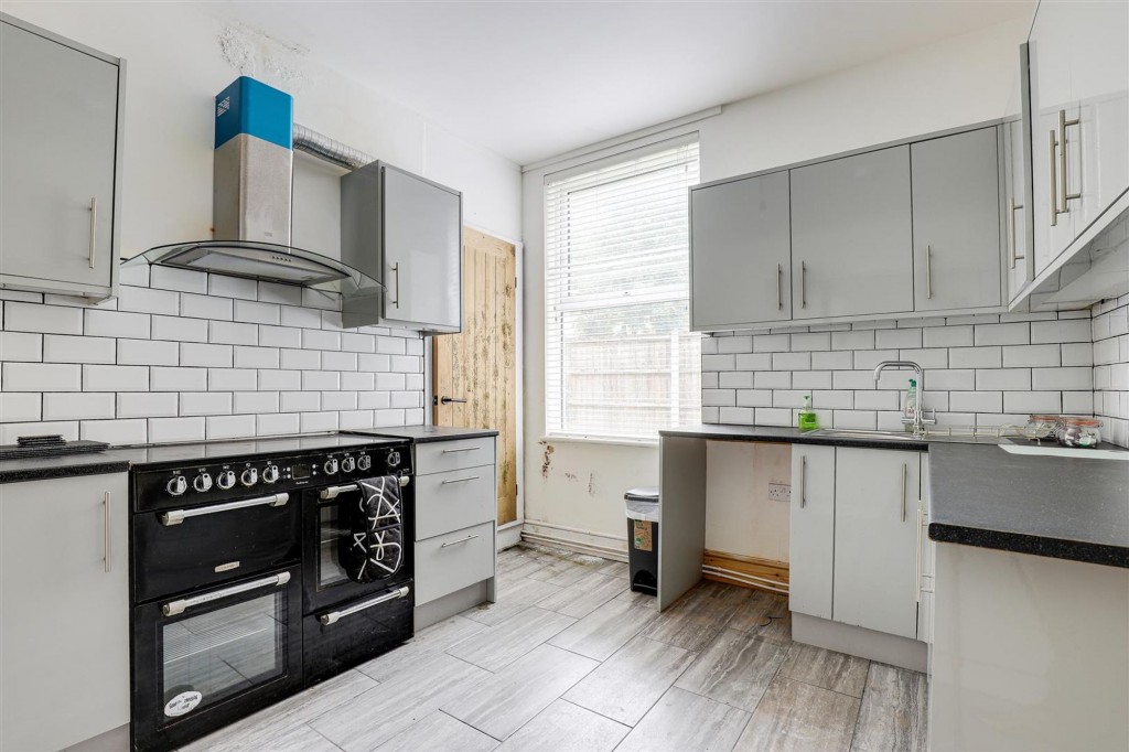 Woodborough Road, Nottingham, NG3