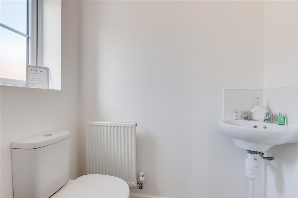 Spitfire Way, Hucknall, NG15