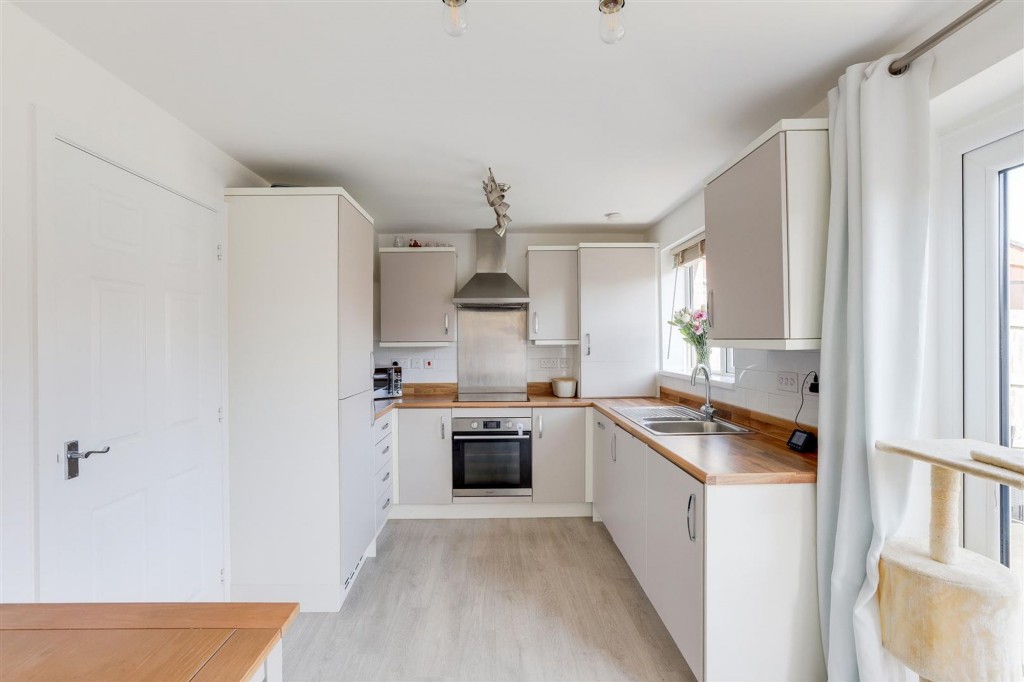 Spitfire Way, Hucknall, NG15