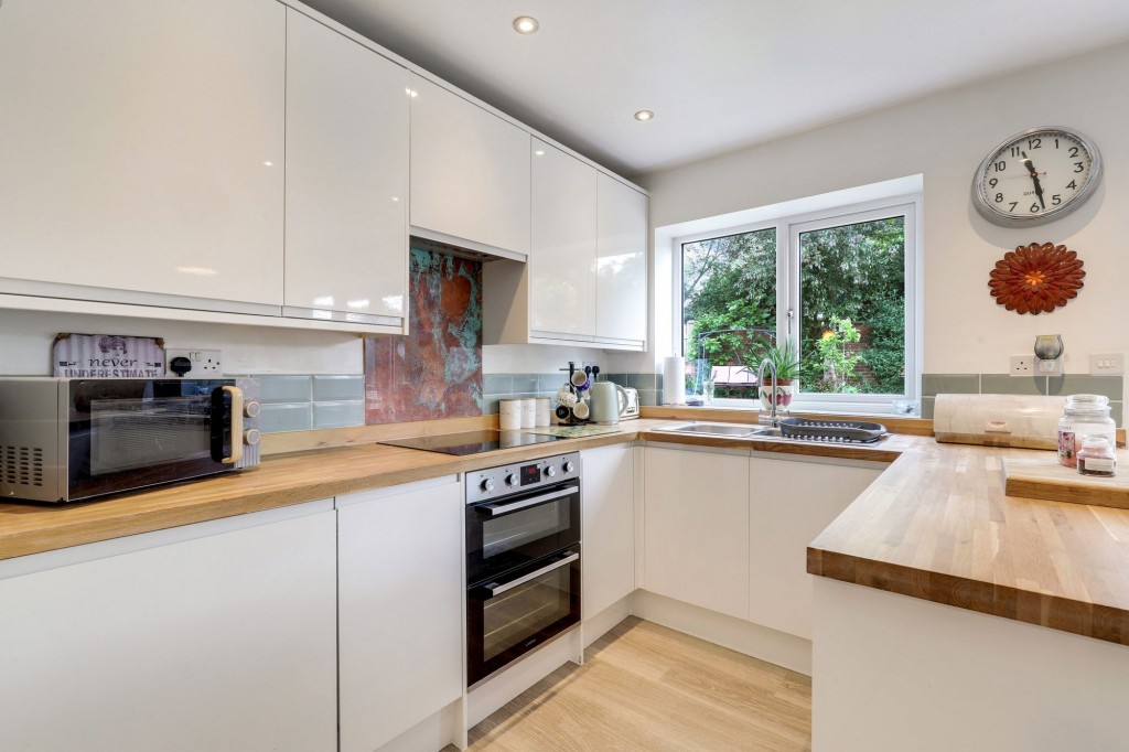 Hilltop View, Besecar Avenue, Gedling, Nottingham, NG4 4DP