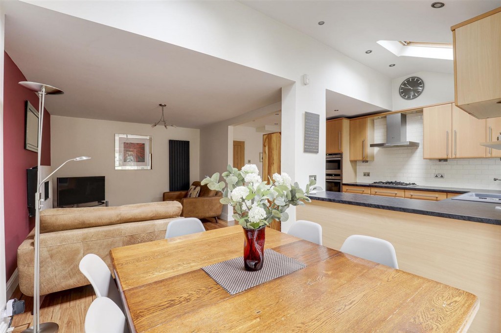 Seven Oaks Crescent, Bramcote, NG9