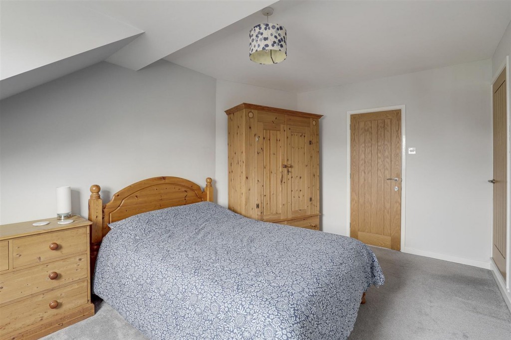 Seven Oaks Crescent, Bramcote, NG9