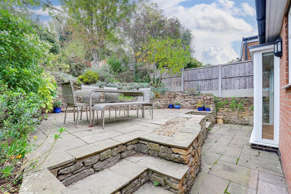 Seven Oaks Crescent, Bramcote, NG9