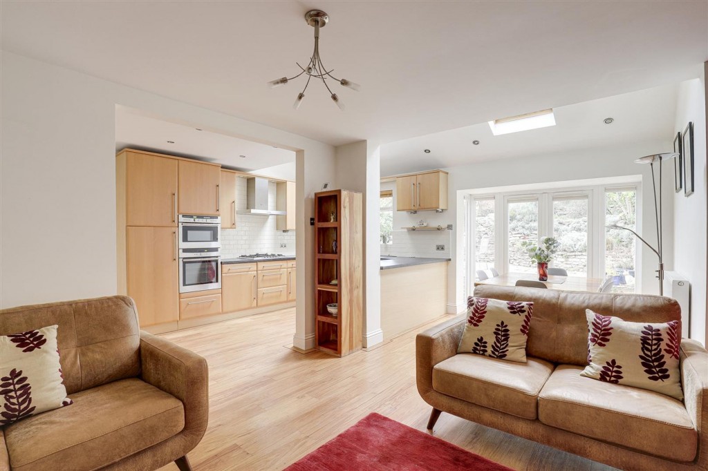 Seven Oaks Crescent, Bramcote, NG9