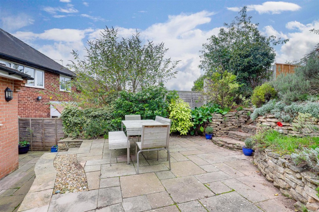 Seven Oaks Crescent, Bramcote, NG9