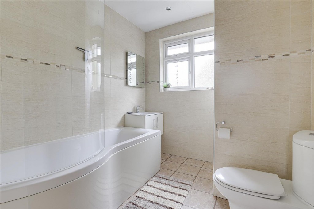 Seven Oaks Crescent, Bramcote, NG9