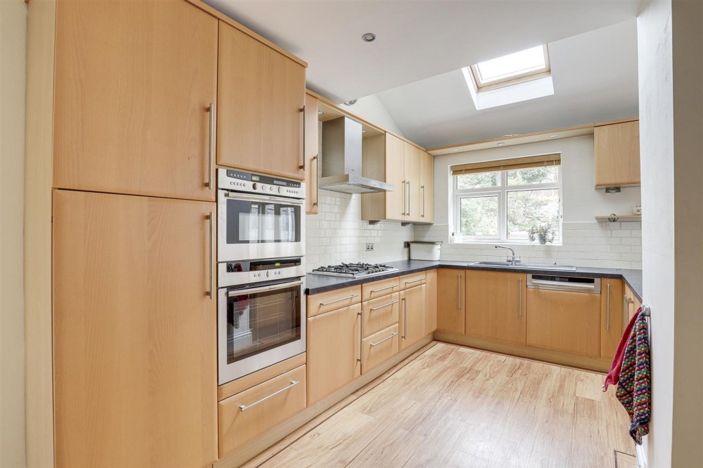 Seven Oaks Crescent, Bramcote, NG9