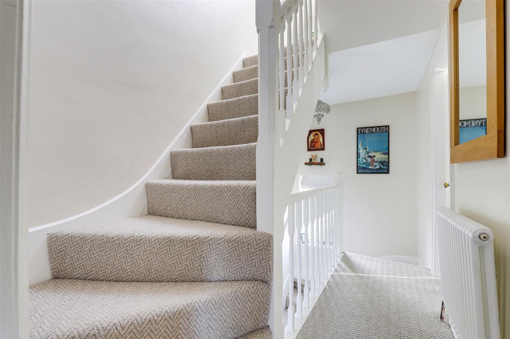 Main Road, Gedling, NG4