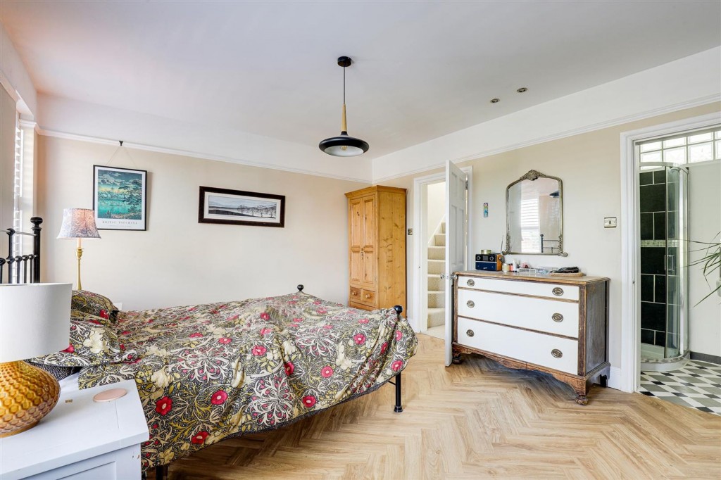 Main Road, Gedling, NG4