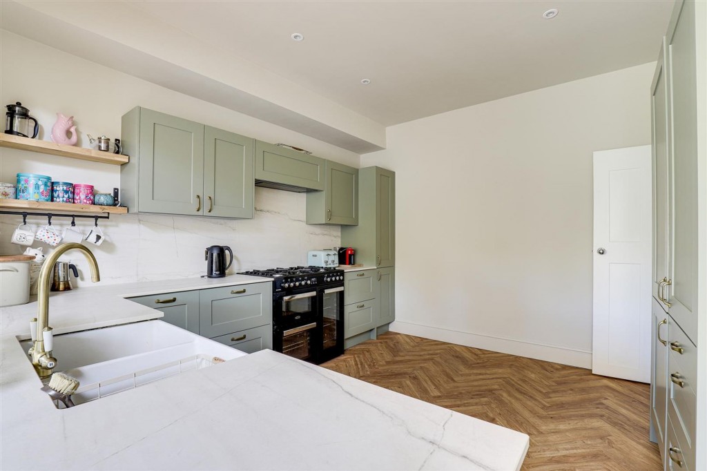 Main Road, Gedling, NG4