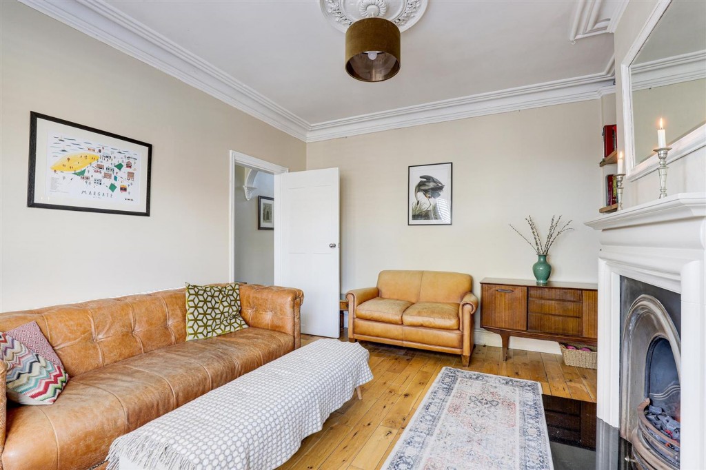 Main Road, Gedling, NG4