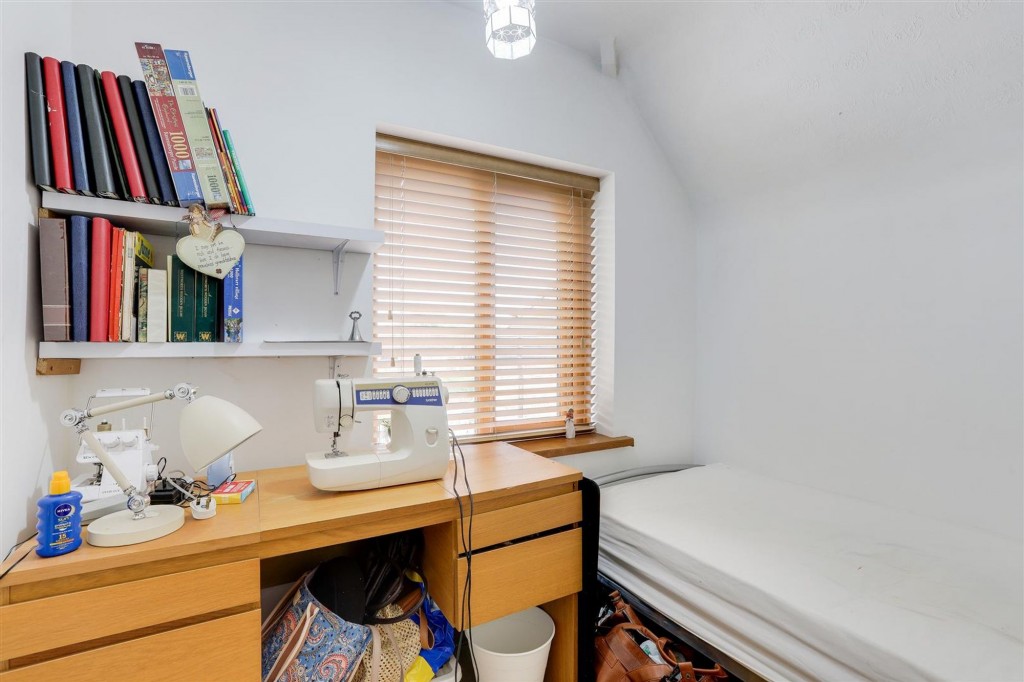 Greenwood Avenue, Hucknall, NG15