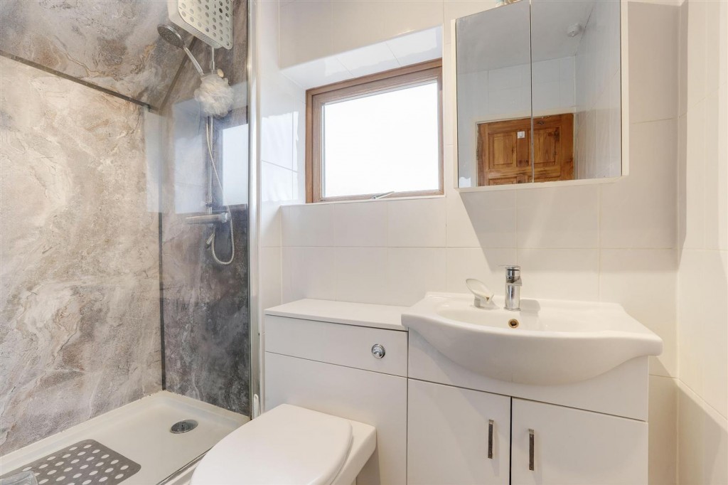 Greenwood Avenue, Hucknall, NG15