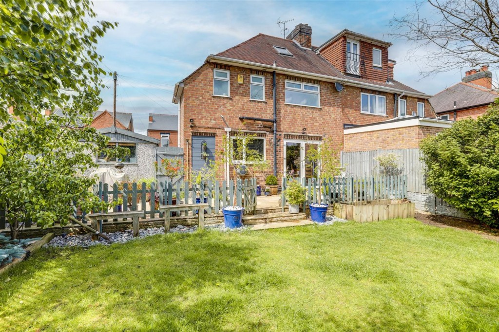 Oakleys Road, Long Eaton, NG10