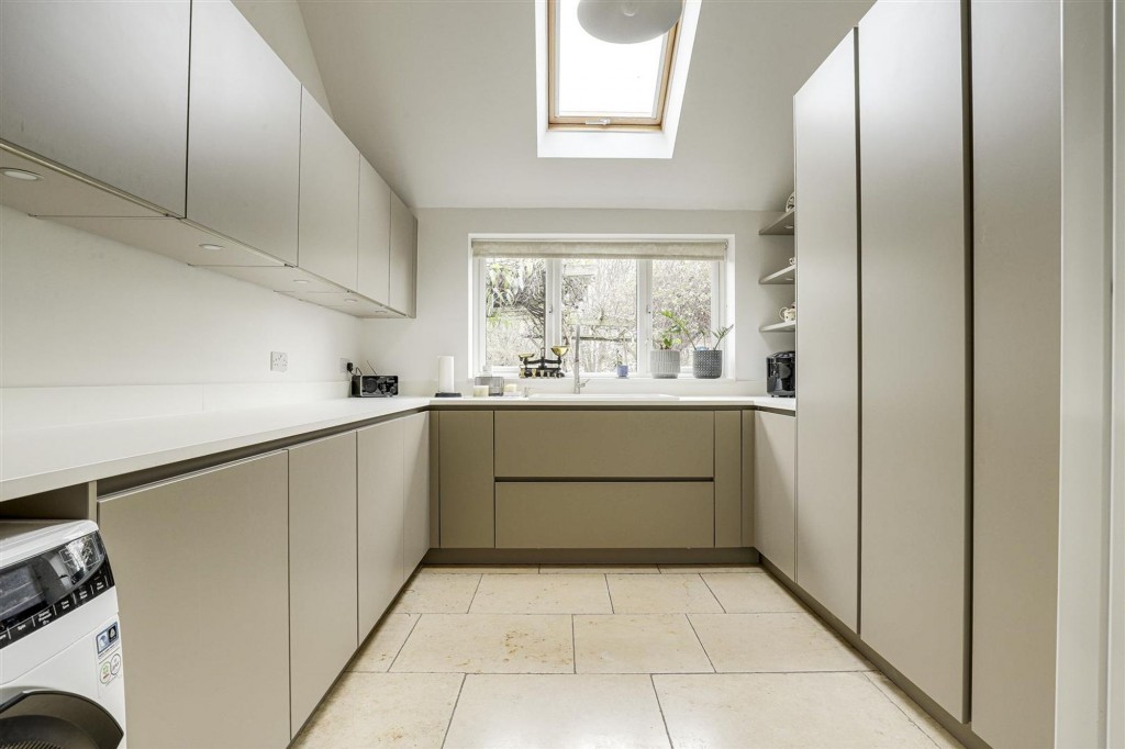 Leahurst Road, West Bridgford, NG2