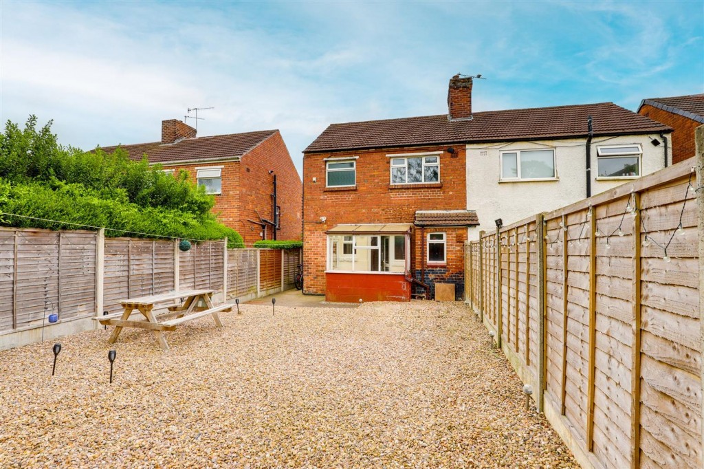 Cross Street, Arnold, NG5