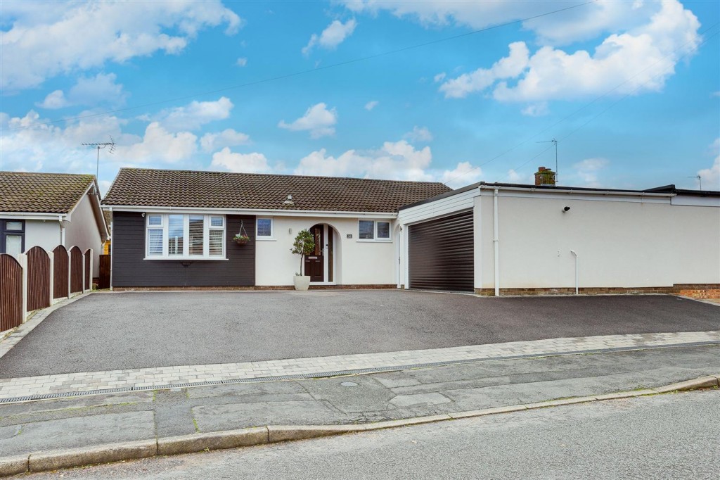 Queensway, Castle Donington, DE74