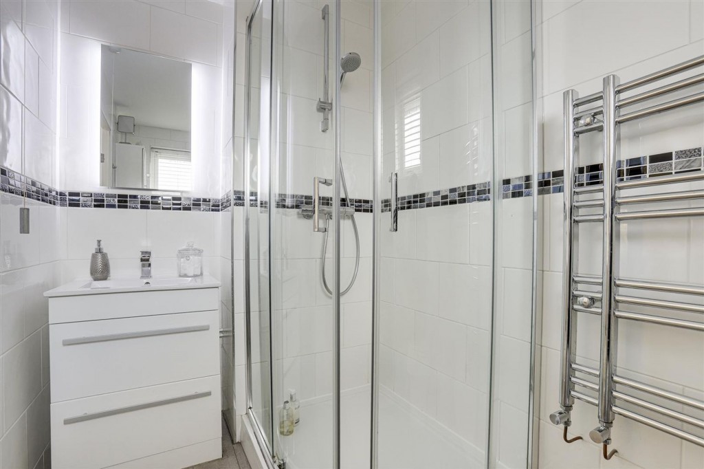 Queensway, Castle Donington, DE74