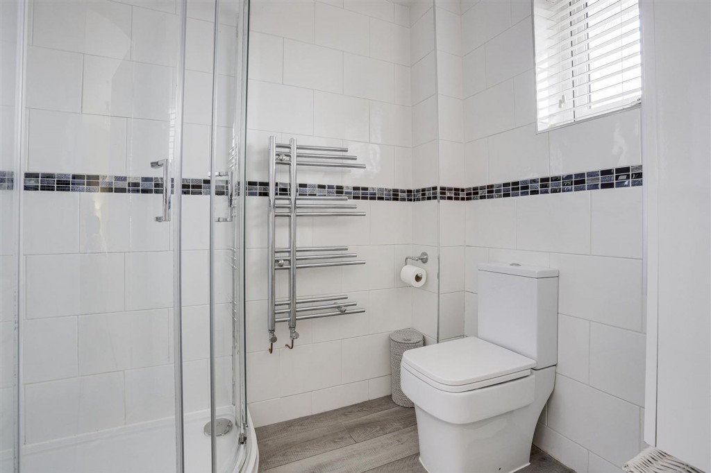 Queensway, Castle Donington, DE74