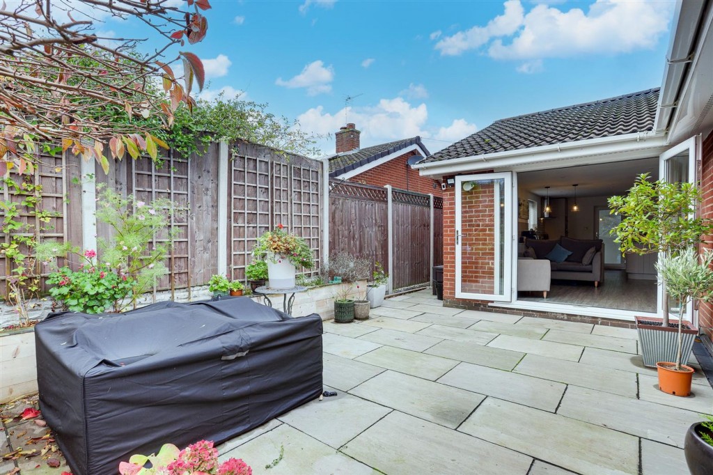 Queensway, Castle Donington, DE74