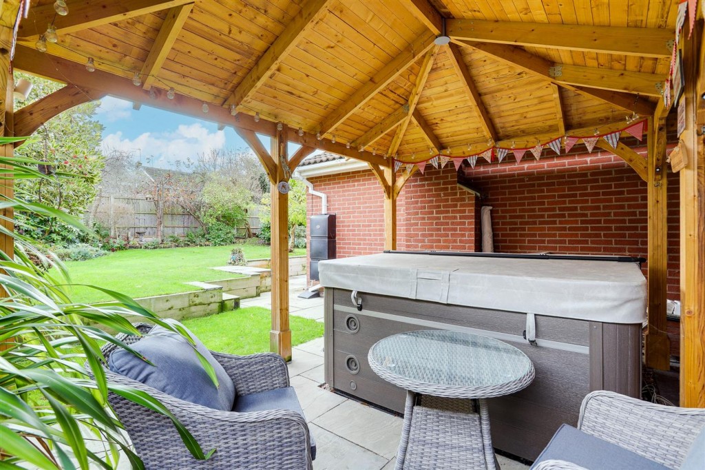 Queensway, Castle Donington, DE74