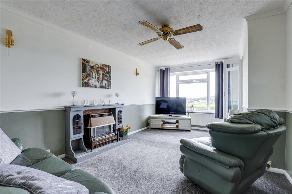 Upminster Drive, Arnold, NG5