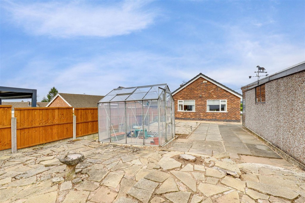 Upminster Drive, Arnold, NG5