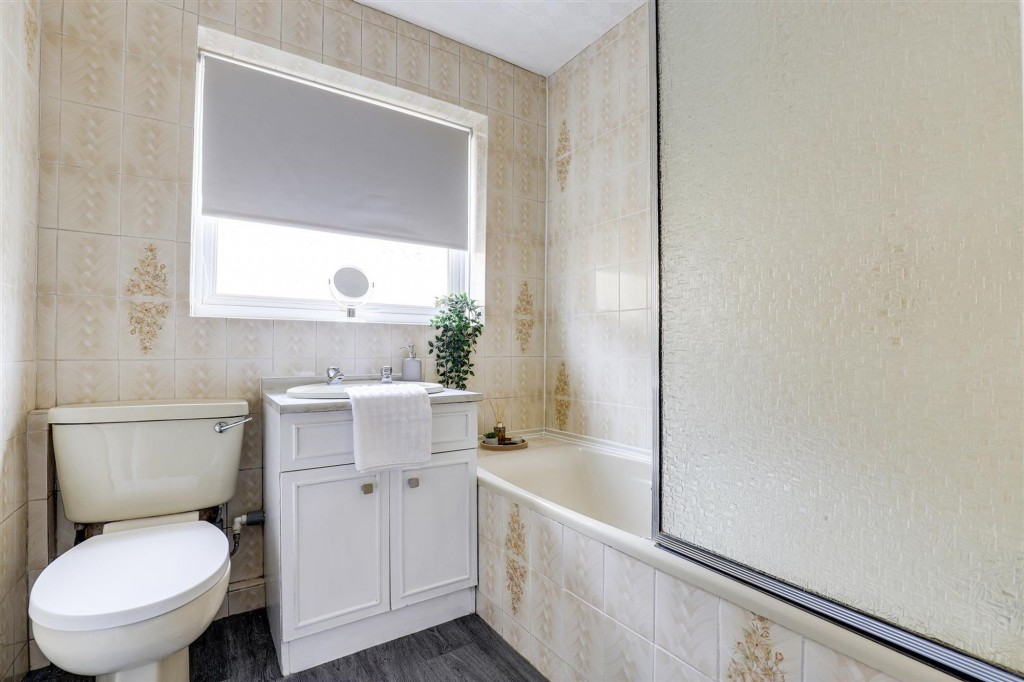 Upminster Drive, Arnold, NG5