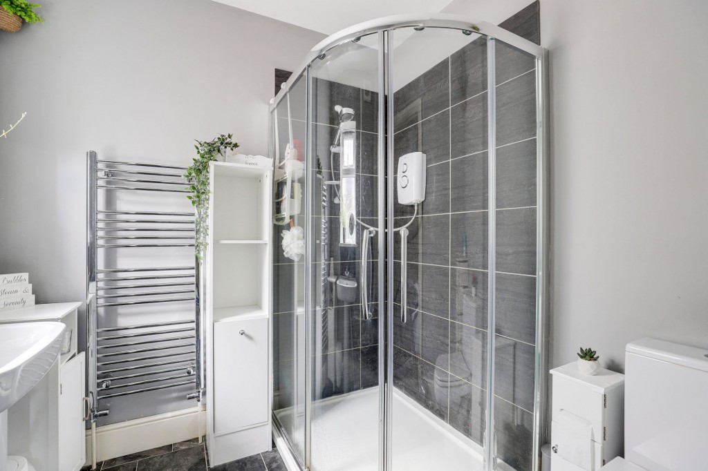 Hollydale Road, Nottingham, NG3