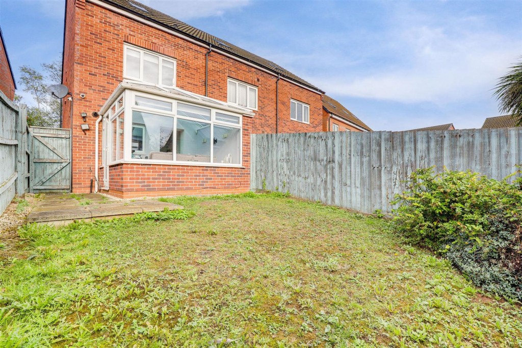 Lightning Grove, Hucknall, NG15