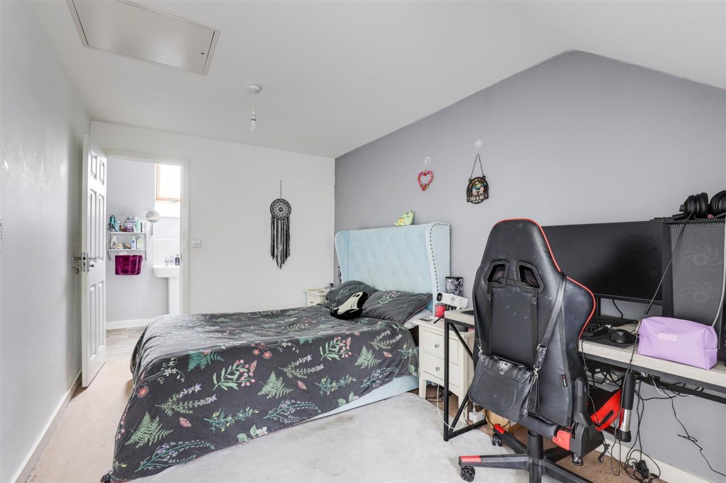 Lightning Grove, Hucknall, NG15