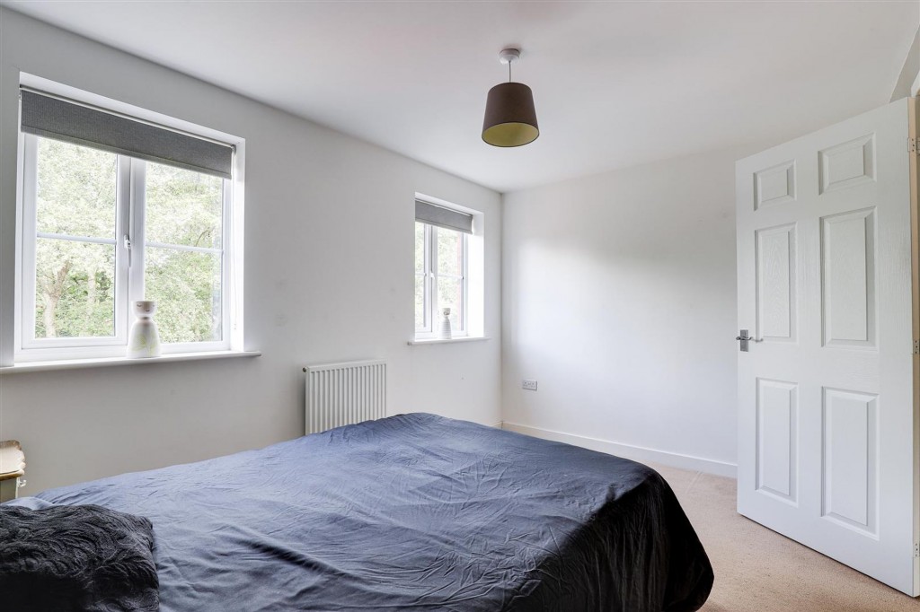 Lightning Grove, Hucknall, NG15