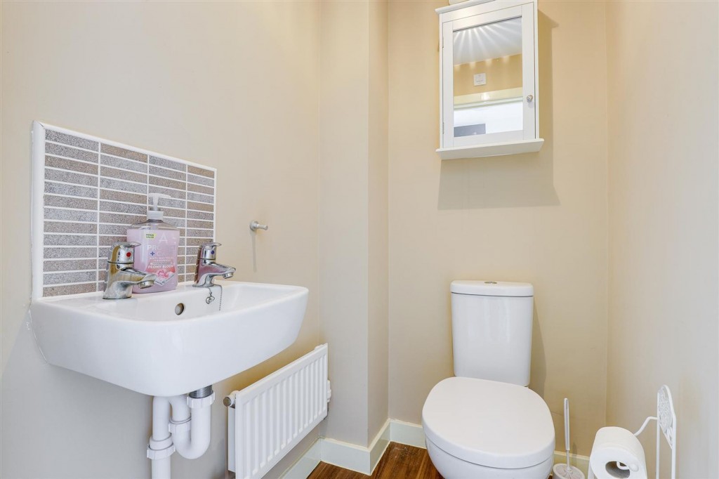 Lightning Grove, Hucknall, NG15