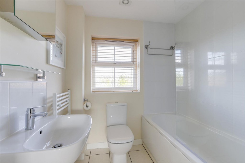 Red Kite Close, Hucknall, NG15