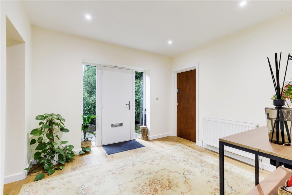 Yew Close, Nottingham, NG5