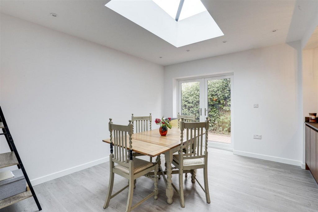 Yew Close, Nottingham, NG5