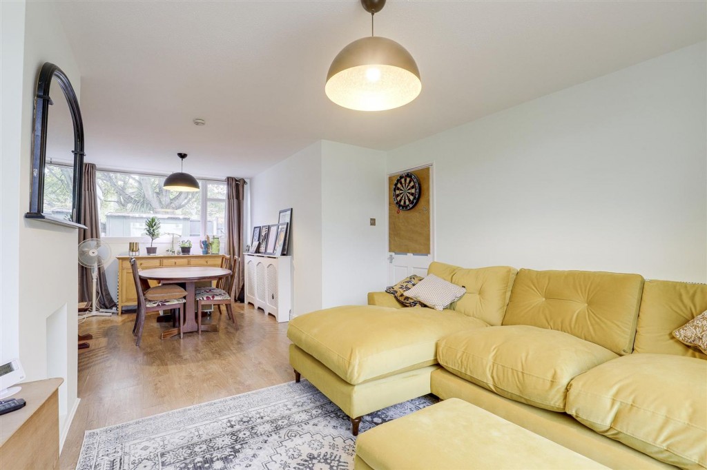 Glenlivet Gardens, Nottingham, NG11