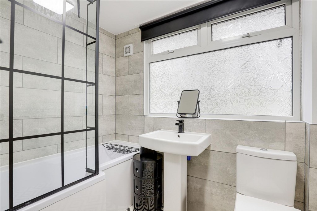 Glenlivet Gardens, Nottingham, NG11