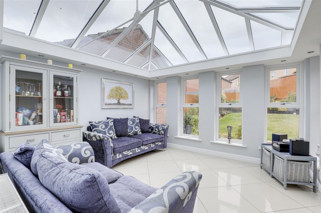 Pegswood Drive, Arnold, NG5