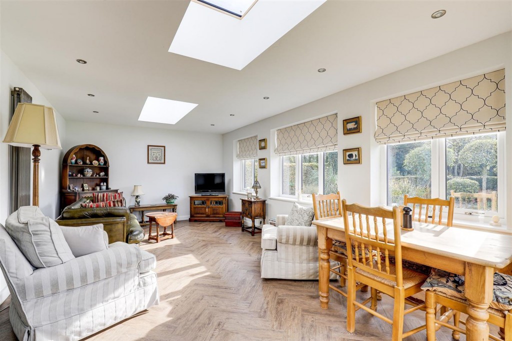 Pinfold Crescent, Woodborough, NG14