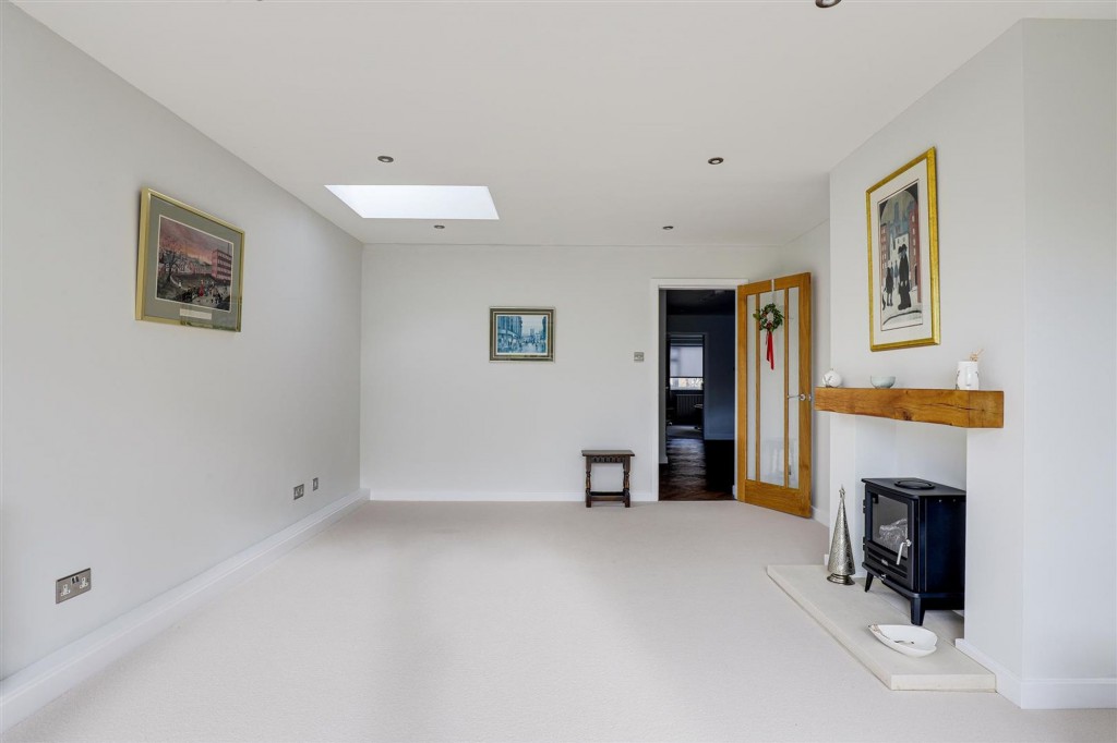 Pinfold Crescent, Woodborough, NG14