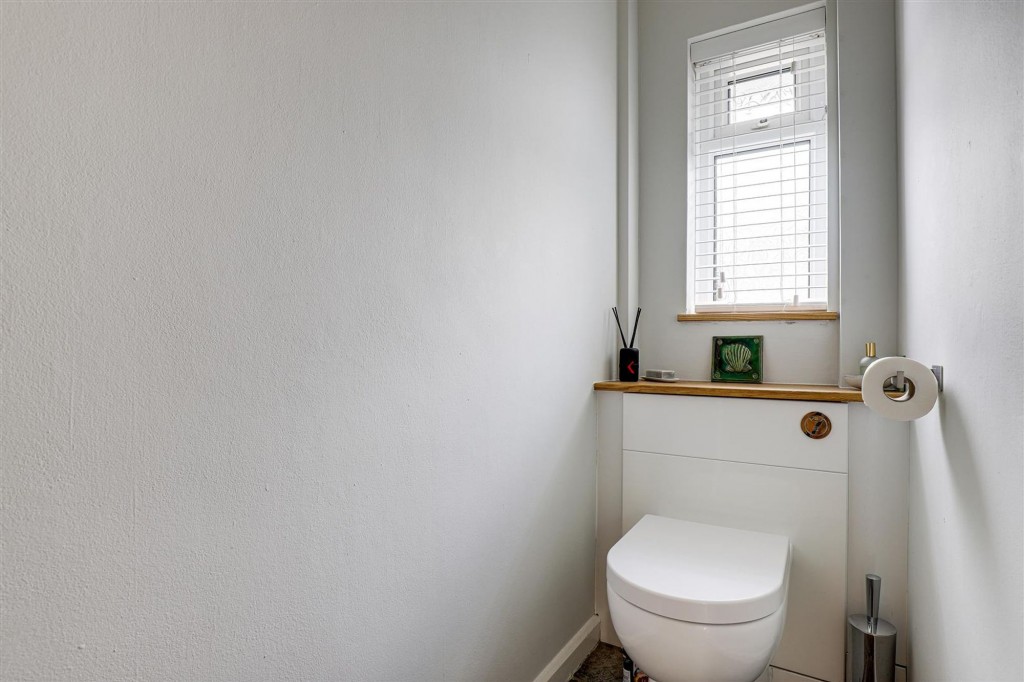 Pinfold Crescent, Woodborough, NG14