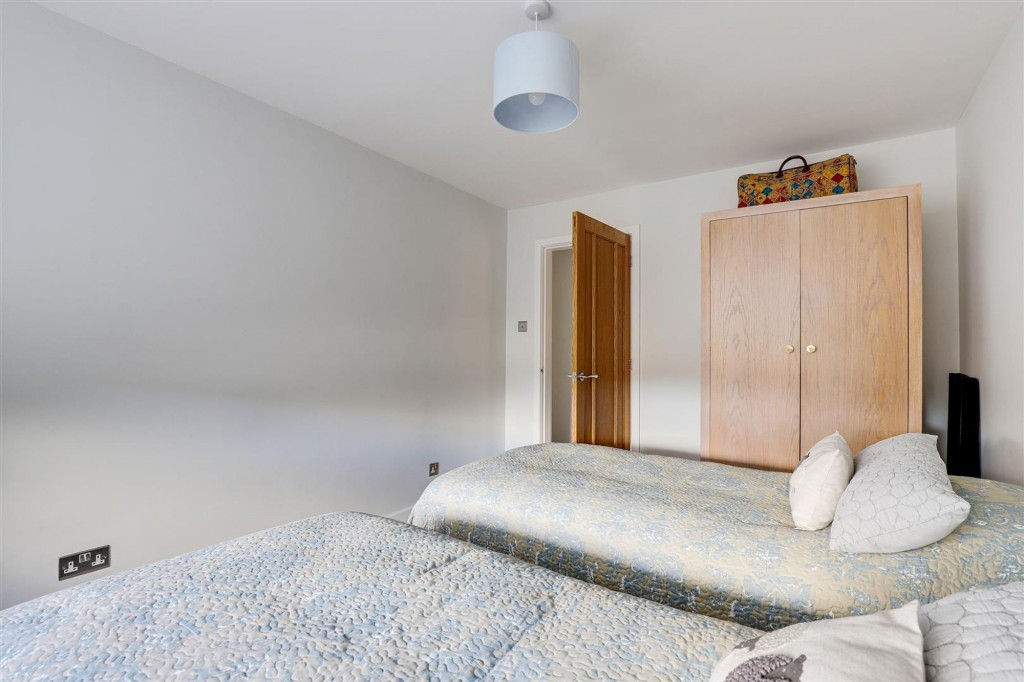 Pinfold Crescent, Woodborough, NG14